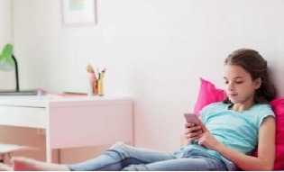 The Child’s Self-Identity In The Technology Revolution